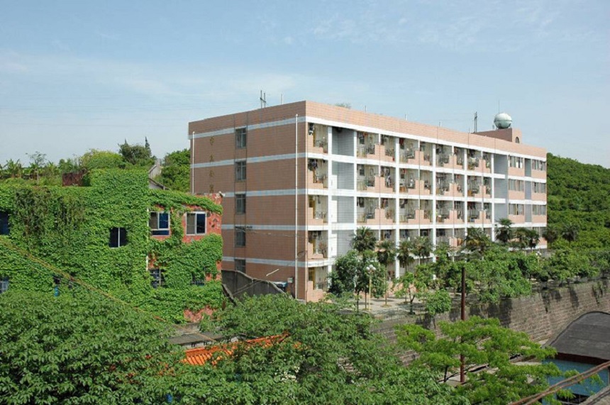 蒲江中學(xué)住校生周末如何管理？