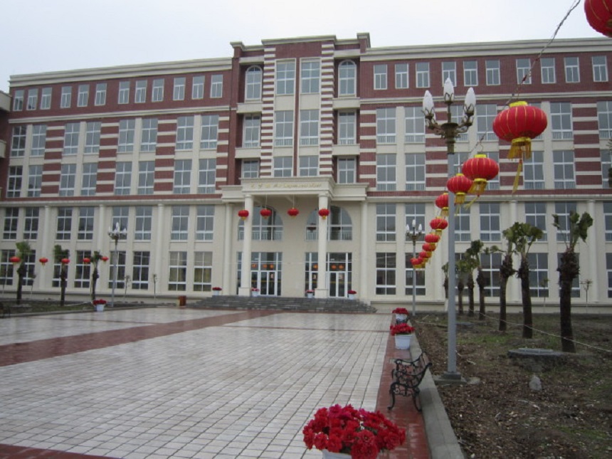 四川師范大學(xué)附屬第三實驗中學(xué)聯(lián)系電話是多少？