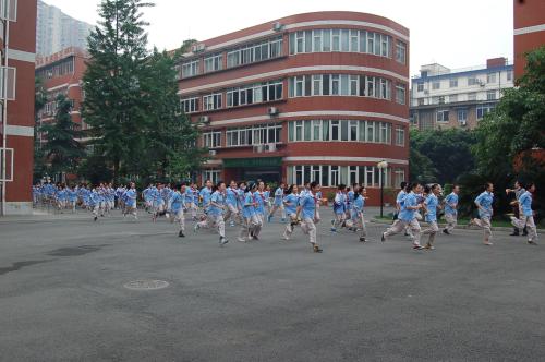 北師大成都實(shí)驗(yàn)中學(xué)排名怎么樣？