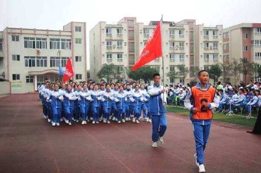 大邑縣實(shí)驗(yàn)中學(xué)聯(lián)系電話是多少？