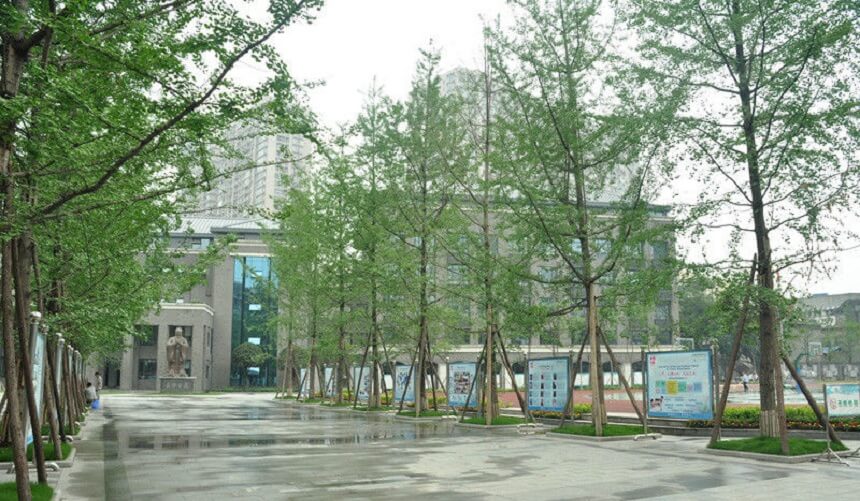 成都樹德中學(xué)光華校區(qū)地理位置在哪里？