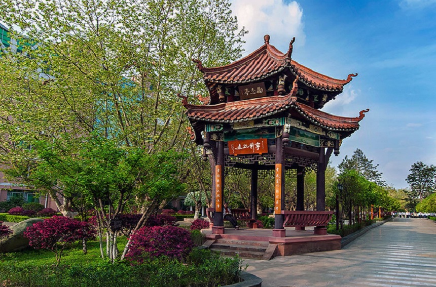中和中學環(huán)境好不好？