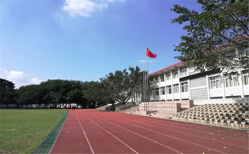 五通橋中學(xué)校園環(huán)境怎么樣？