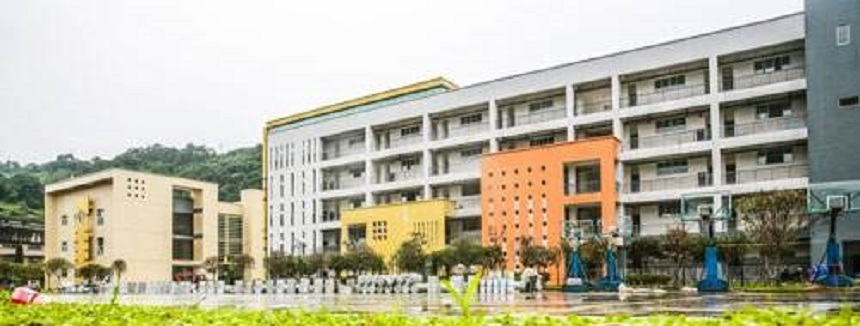 雅安二中寢室、校園環(huán)境怎么樣？