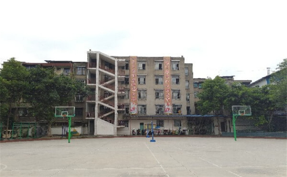 廣漢六中地址在哪？
