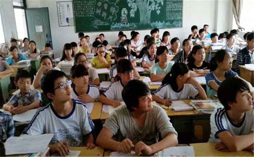 巴中四中學(xué)校招辦電話是多少？