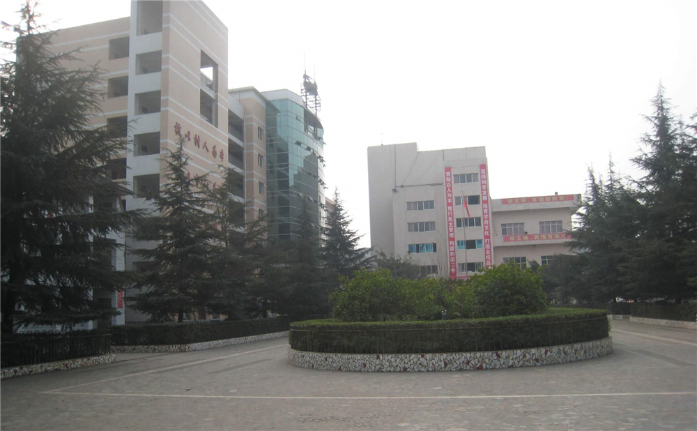 巴中市第二中學(xué)學(xué)校環(huán)境如何？
