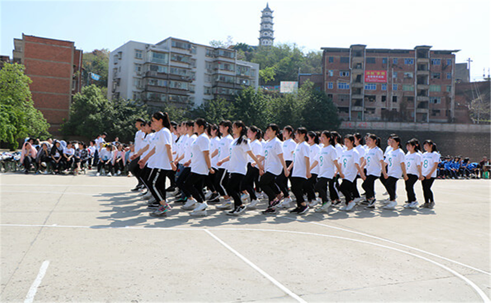 威遠縣自強中學(xué)學(xué)校詳細地址在什么地方？
