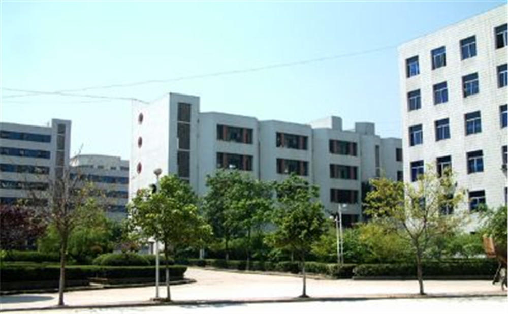 廣安友誼中學(xué)2020年的收費(fèi)標(biāo)準(zhǔn)是多少？