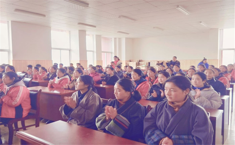 若爾蓋藏文中學(xué)2020年的招生簡章是多少？