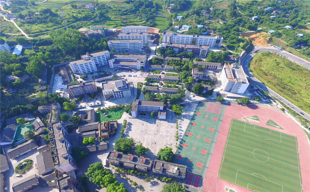 蓬安中學學校環(huán)境怎么樣？