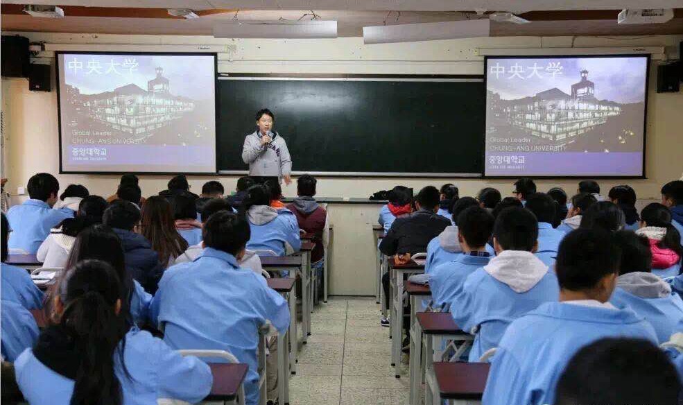 通錦中學(xué)的錄取分?jǐn)?shù)線是多少？