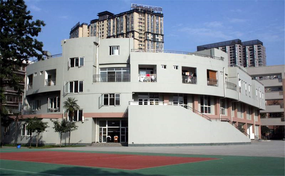 成都市鹽道街中學(xué)的老師怎么樣？