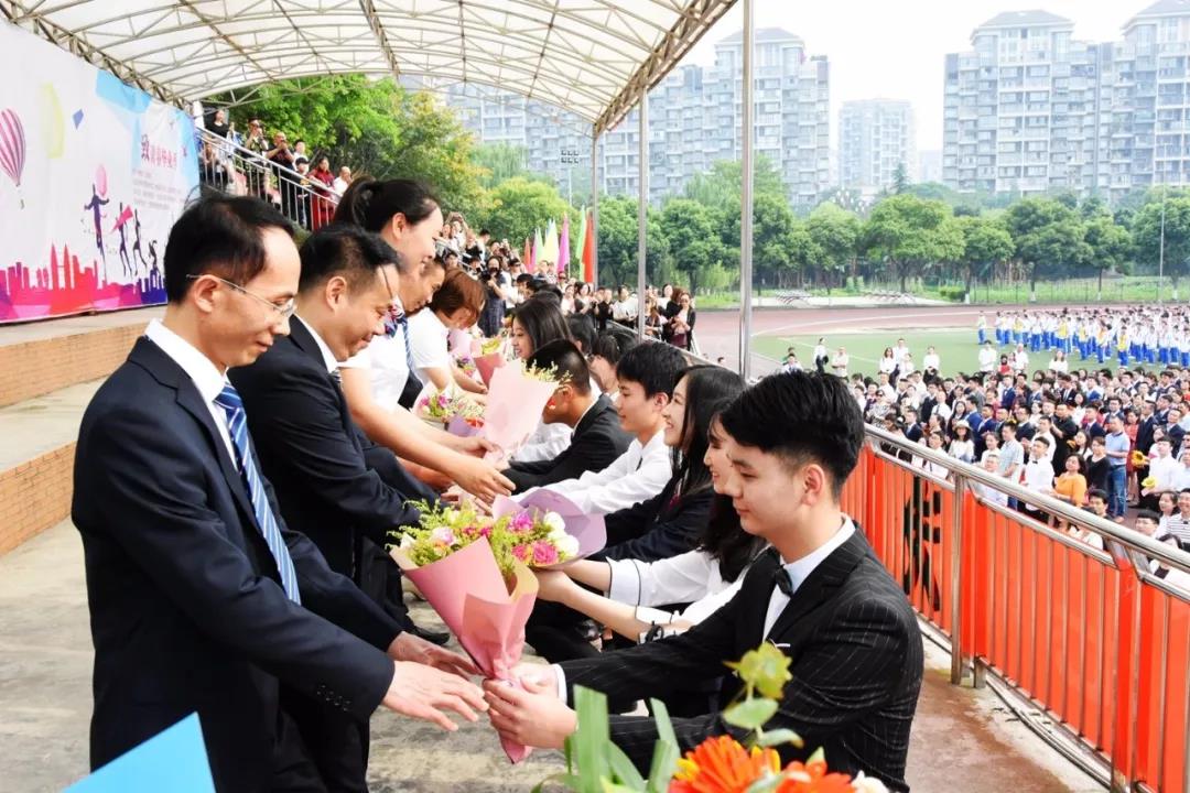 成都七中實驗學(xué)校的升學(xué)率是多少？