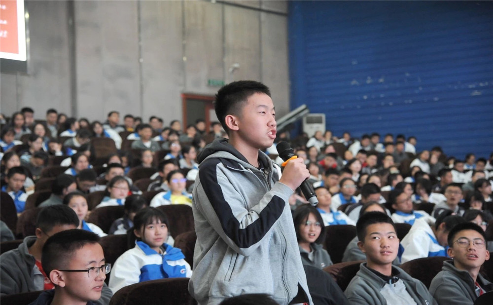 成都棠湖外國語學(xué)校怎么樣？