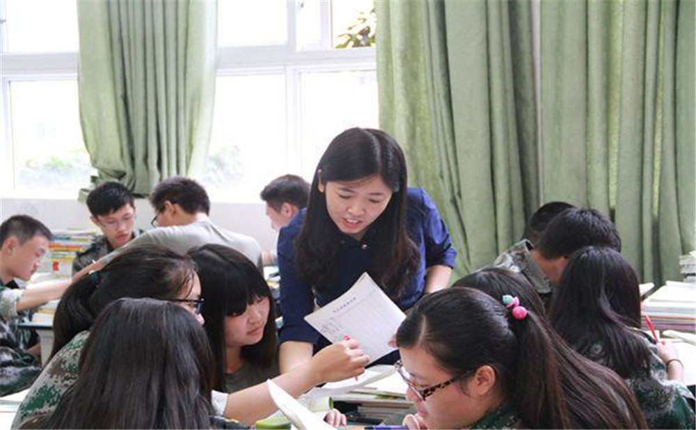 八一聚源高級(jí)中學(xué)的老師怎么樣？