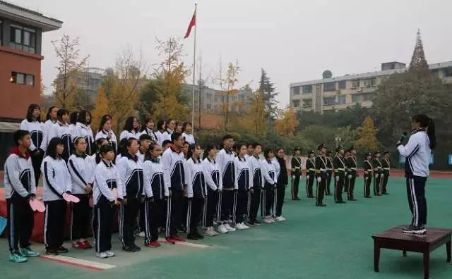 新津中學(xué)的升學(xué)率是多少？
