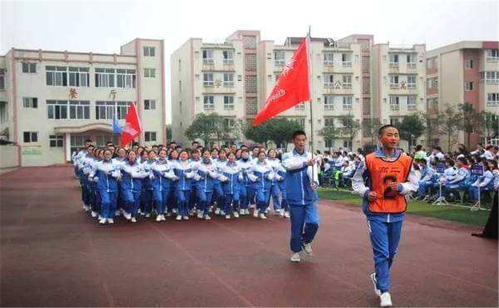 大邑縣實(shí)驗(yàn)中學(xué)近三年的錄取分?jǐn)?shù)是多少？