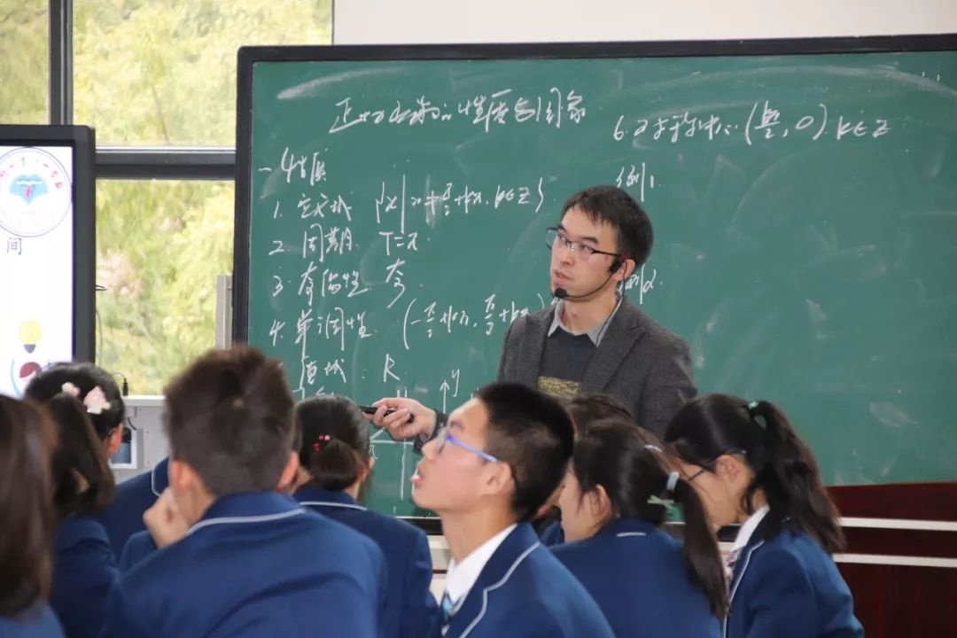 成都七中八一學(xué)校的宿舍怎么樣？