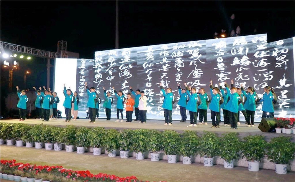 青白江中學(xué)高中一年的學(xué)費(fèi)多少錢(qián)？