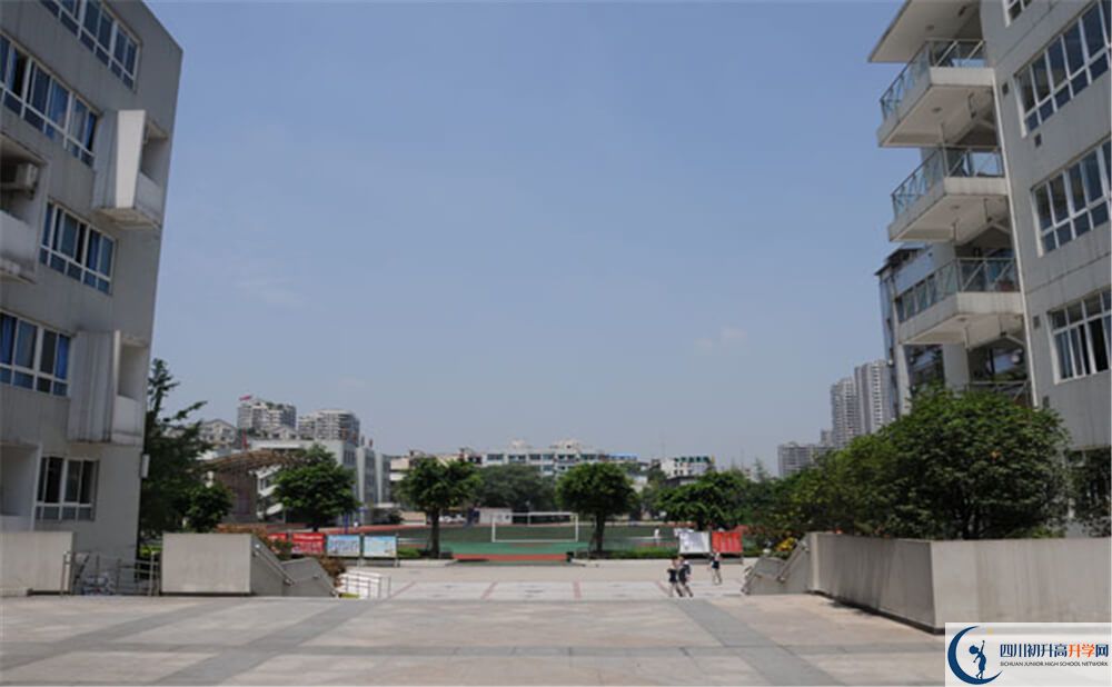 成都鐵路中學(xué)高中本部的錄取分?jǐn)?shù)是多少？