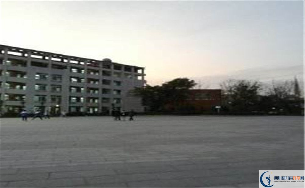 金堂實(shí)驗(yàn)中學(xué)初升高的分?jǐn)?shù)線是多少？