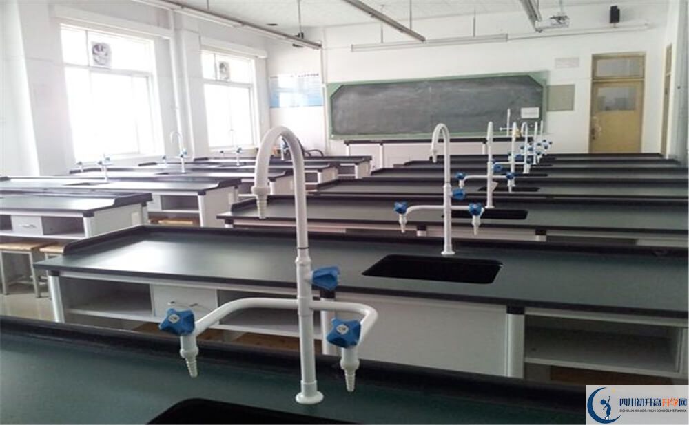 西南交通大學(xué)附屬中學(xué)的老師好不好？