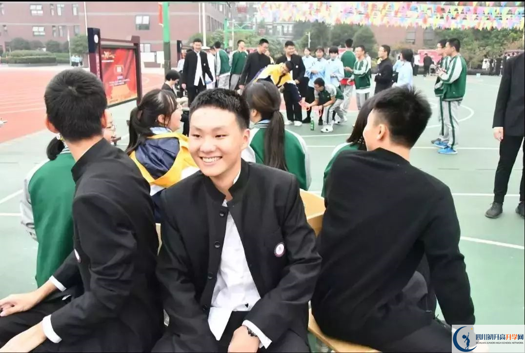 成都外國(guó)語(yǔ)學(xué)校的老師好不好？