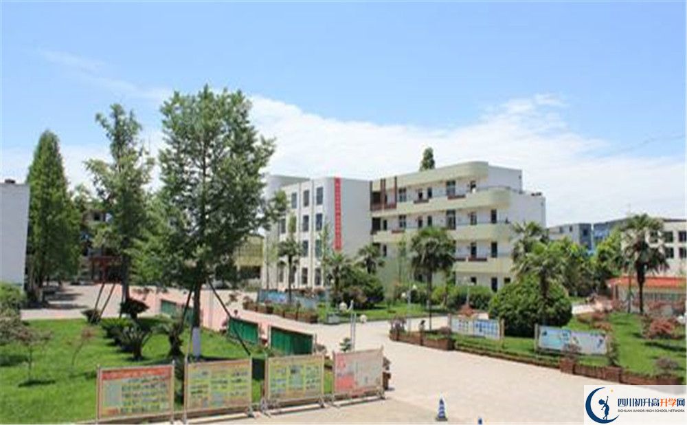 成都市籍田中學(xué)的老師好不好？