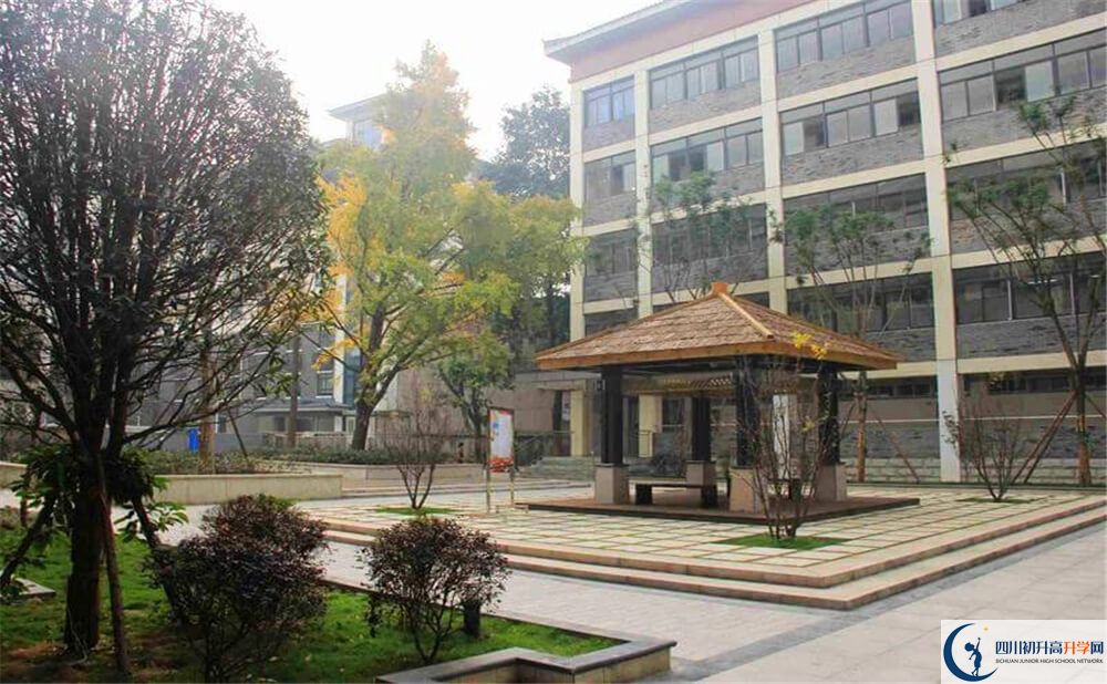 成都市西北中學(xué)的老師好不好？
