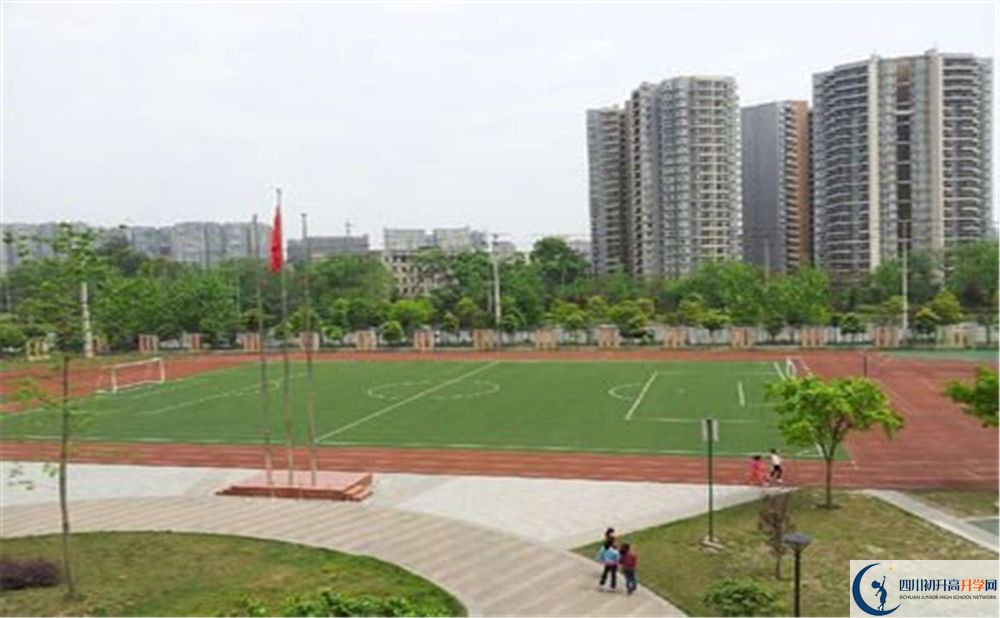 金堂實驗中學(xué)的高中住宿好不好？