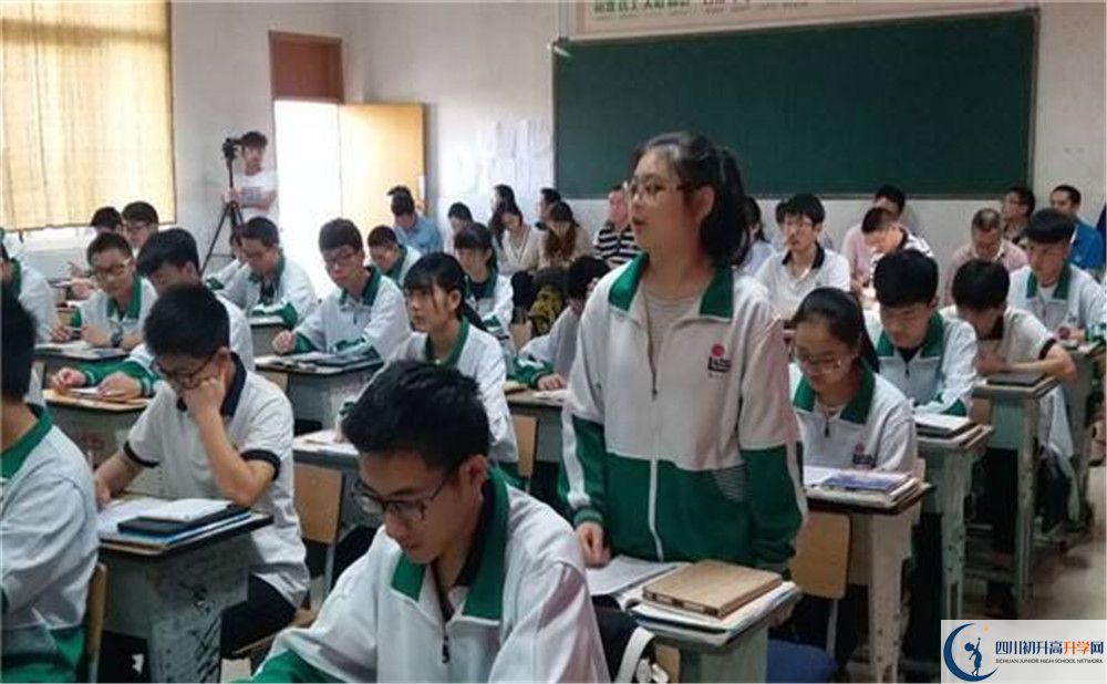 溫江二中的分?jǐn)?shù)線大概是多少？