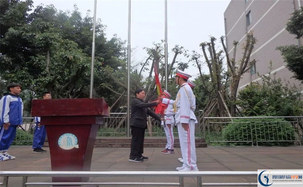 成都石室佳興外國(guó)語(yǔ)學(xué)校成都附屬中學(xué)住宿條件怎么樣？
