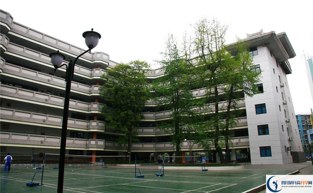 石室天府中學(xué)的學(xué)校地址在哪里？