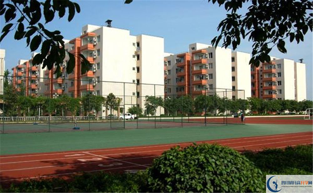 成都棠湖外國語學(xué)校住宿費(fèi)用是多少？