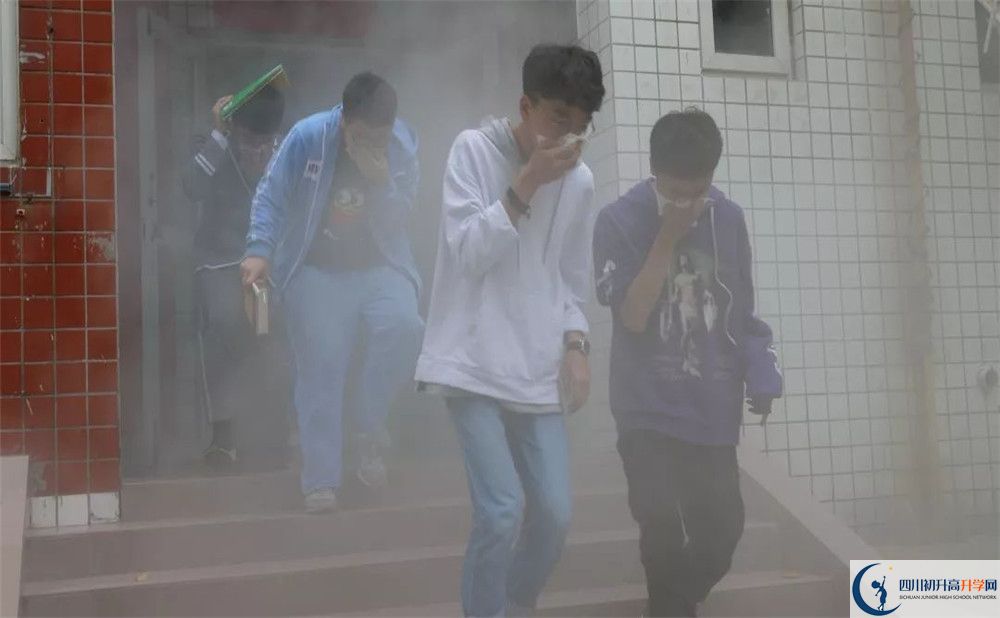 新都二中2020年高一入學考試時間是多久？
