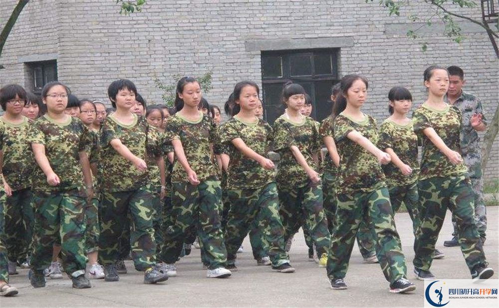 成都市鹽道街中學(xué)高中住宿怎么樣？