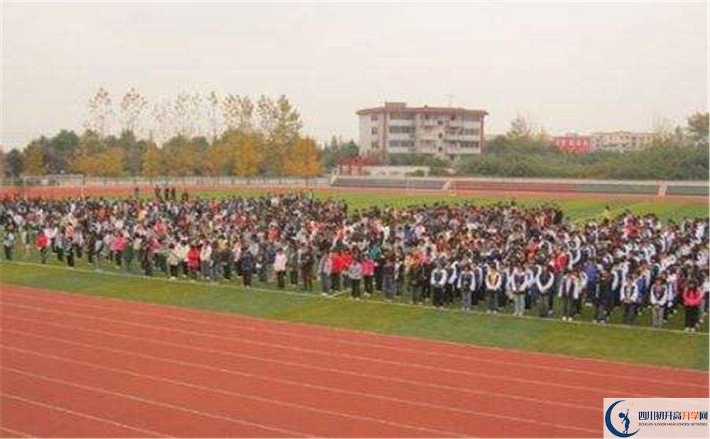 大彎中學(xué)2020年外地生學(xué)費(fèi)是多少？