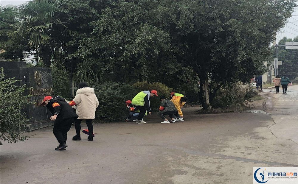 養(yǎng)馬中學位置在哪里？