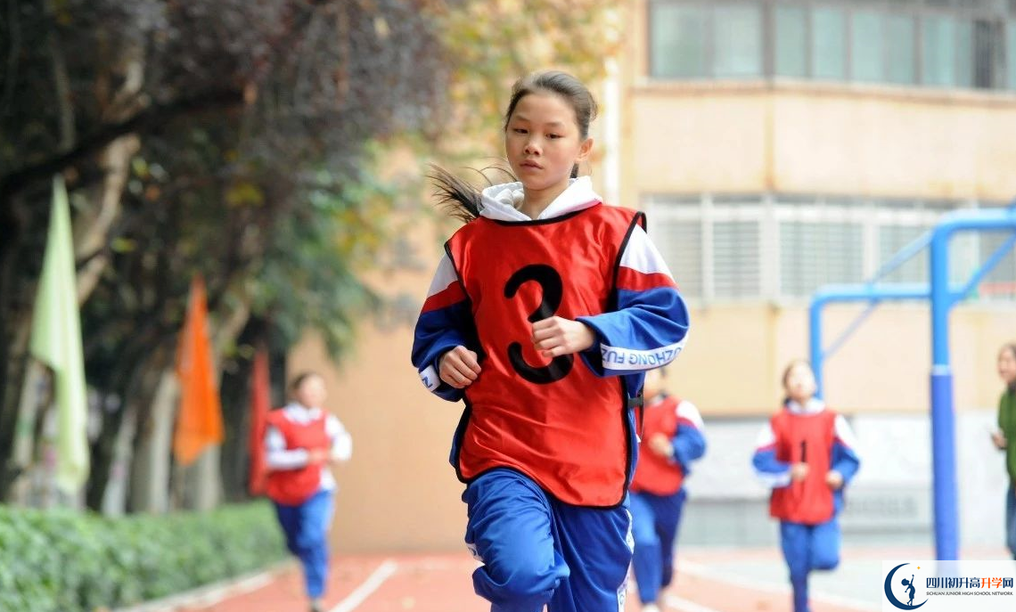 成都大學附屬中學高中平行班怎么樣？