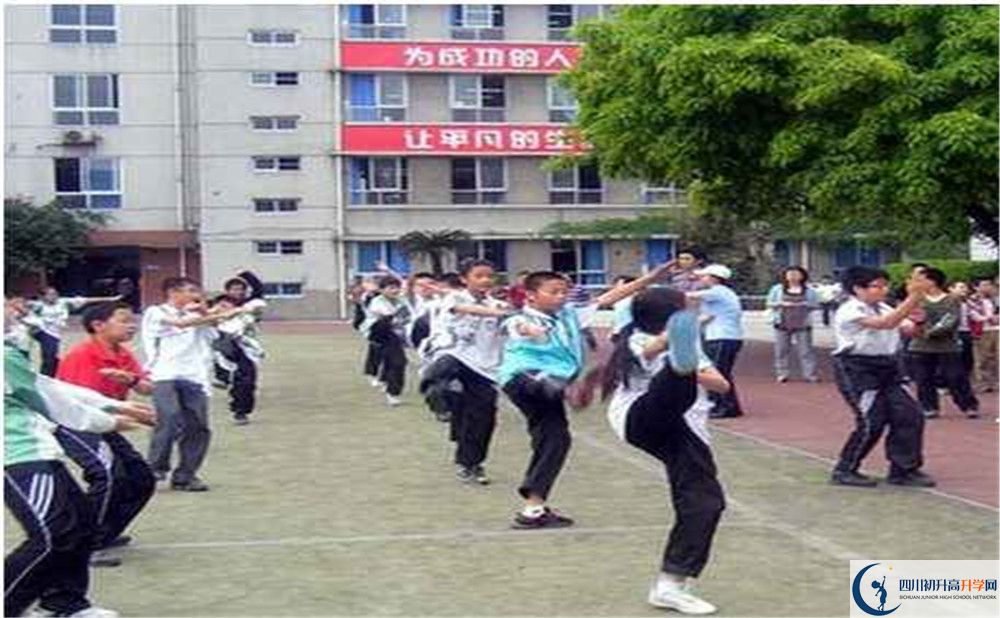 成都玉林中學(xué)實驗班學(xué)費貴嗎？