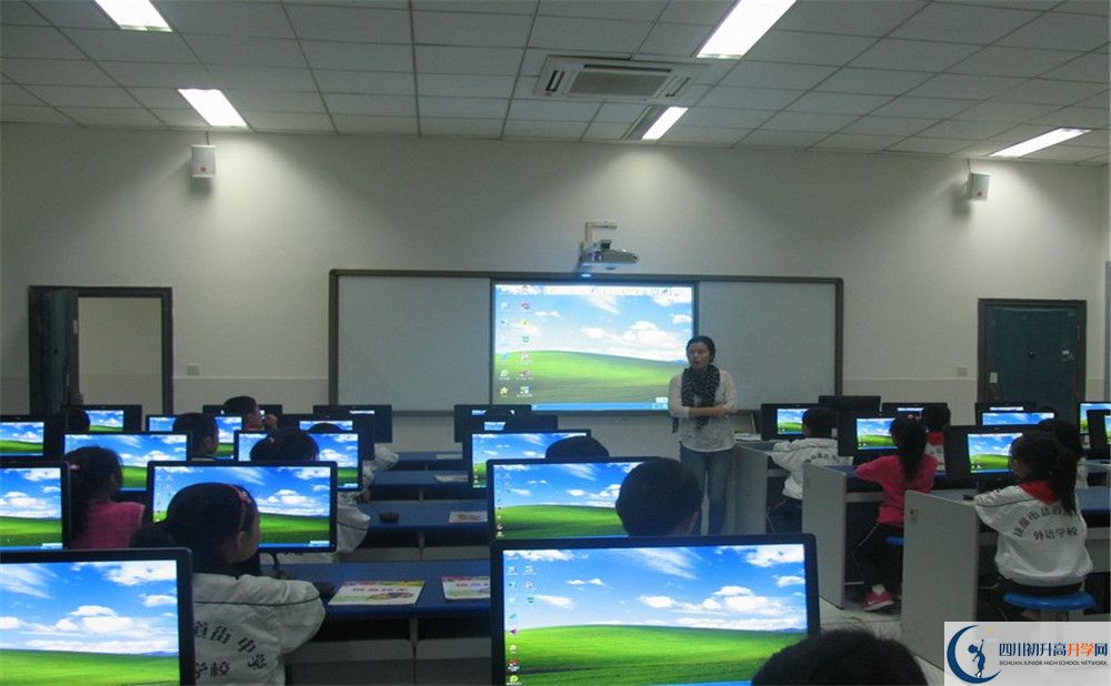 鹽道街外國語學校2020屆高三數學測試題在哪看？