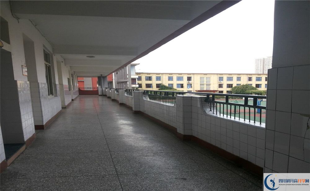 成都市通錦中學(xué)校地址在什么地方？
