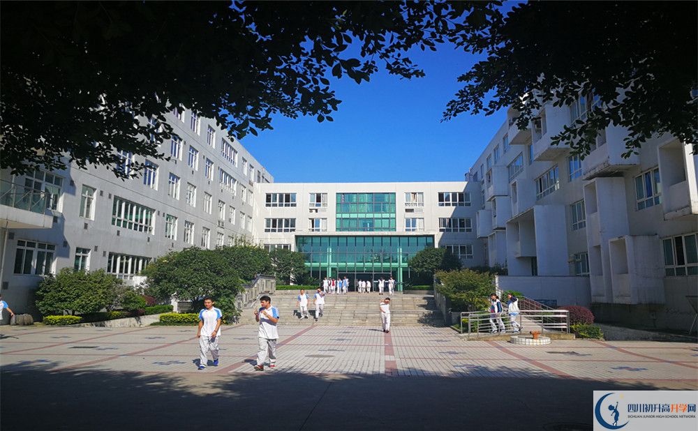 2020年成都市鐵路中學(xué)是國(guó)重嗎？